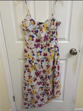 Banana Republic White Floral V-Neck Top with Pink Blue Yellow Green Accents